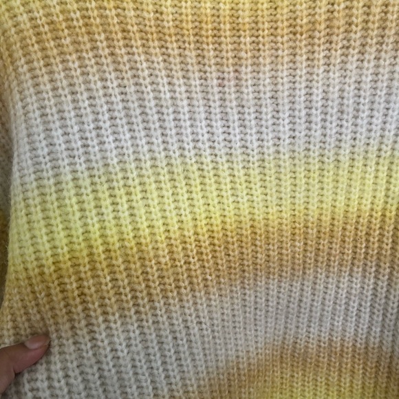 Vero Moda Y2K comfortable Yellow and Cream Striped Turtleneck Sweater. #Y2k - Picture 3 of 5